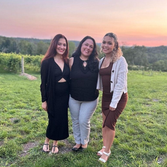 Like to be notified when I go live. - Picture 2 of 4